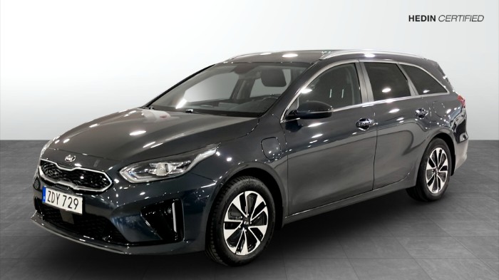 Sportswagon Plug-in Hybrid DCT, 141hk, Action