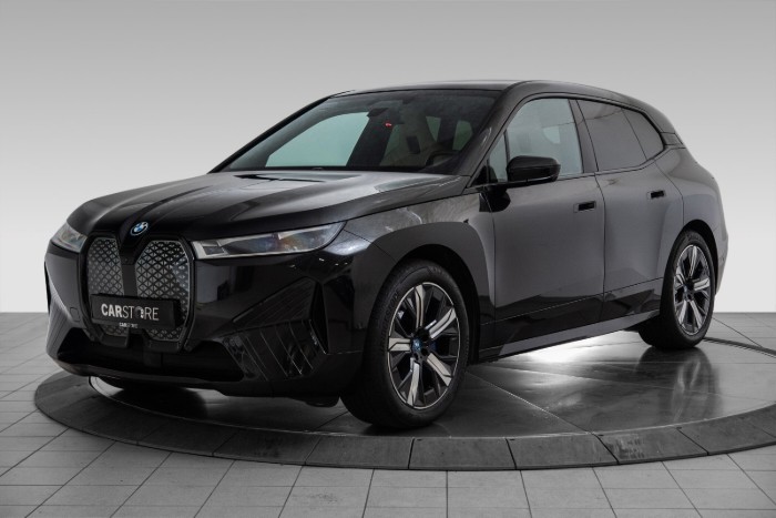 xDrive40 Fully Charged