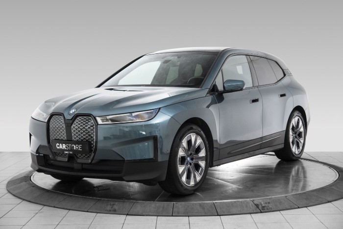 xDrive40 Fully Charged