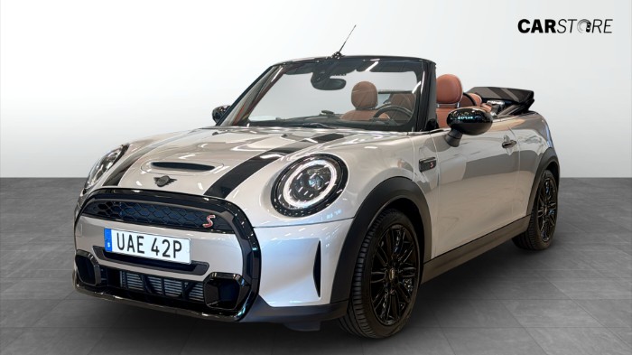 Convertible (178hk) ESSENTIAL / NAVIGATION / HEAD-UP