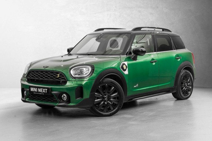 Cooper SE All4 Essential