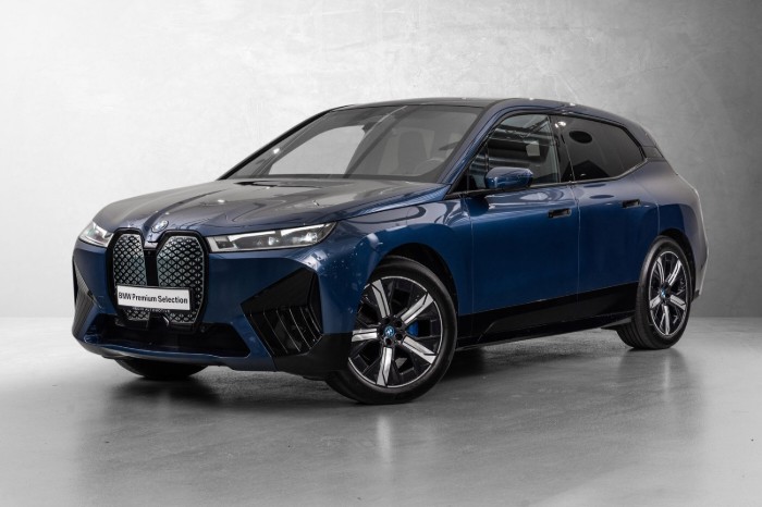 xDrive40 Fully Charged