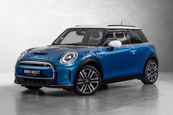 Cooper SE Essential