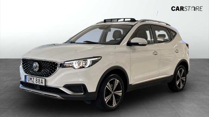 Luxury 143Hk / Pano / B-kam / CarPlay