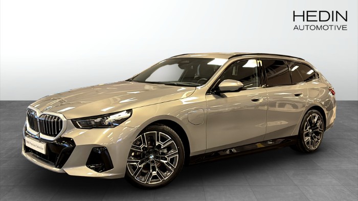 xDrive Touring M sport Drag