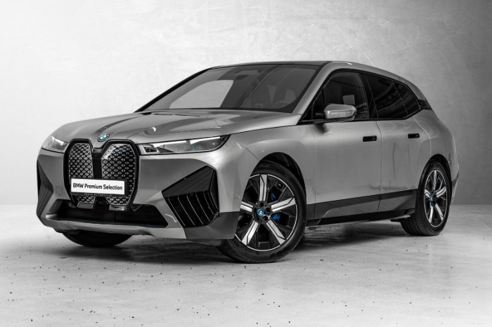 xDrive40 Fully Charged (K)