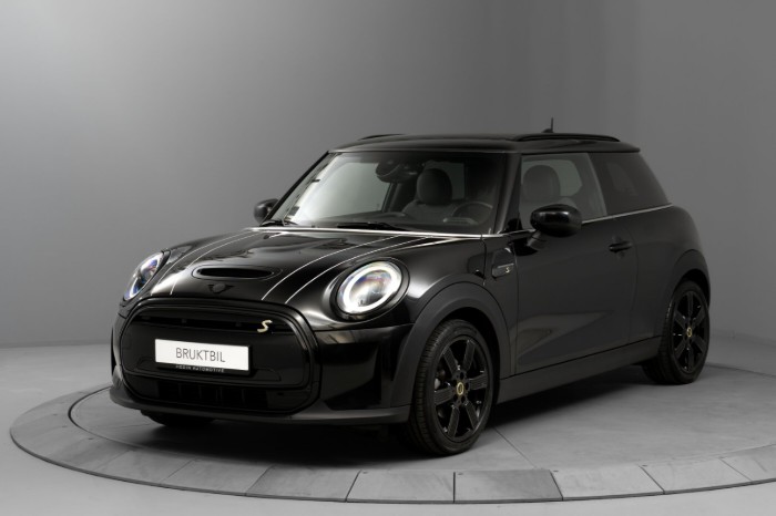 Cooper SE Essential 3-d