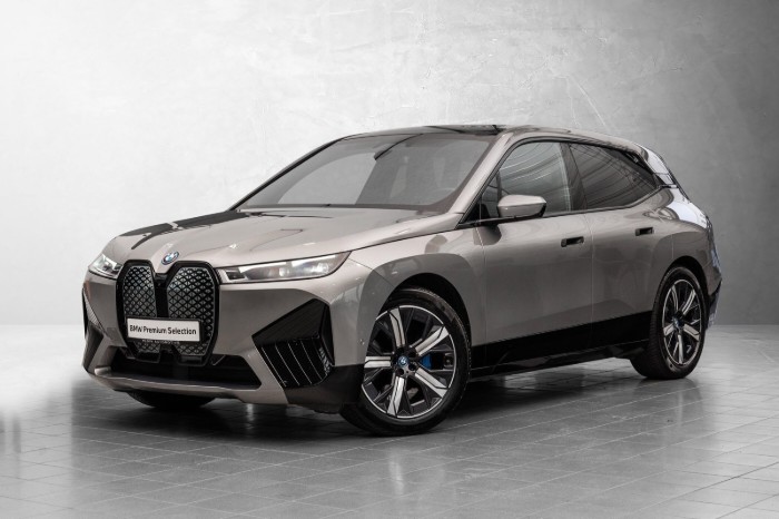 xDrive40 Fully Charged