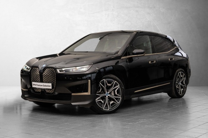 xDrive40 Fully Charged