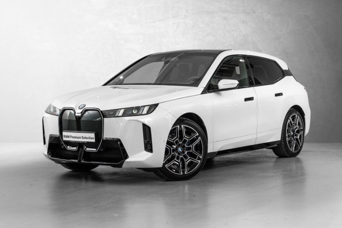 xDrive60
