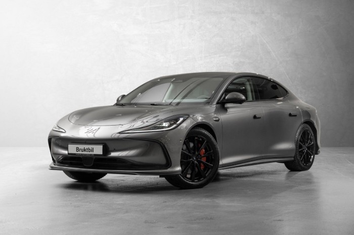 100kWh AWD