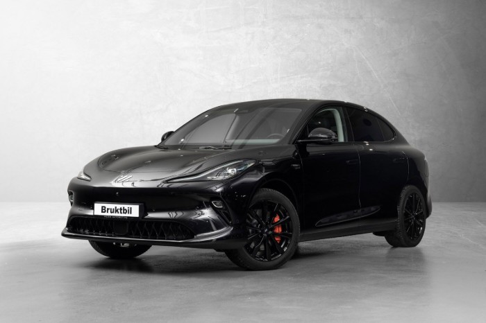 100kWh AWD