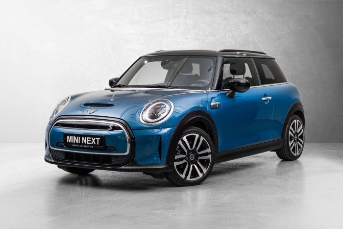 Cooper SE Essential