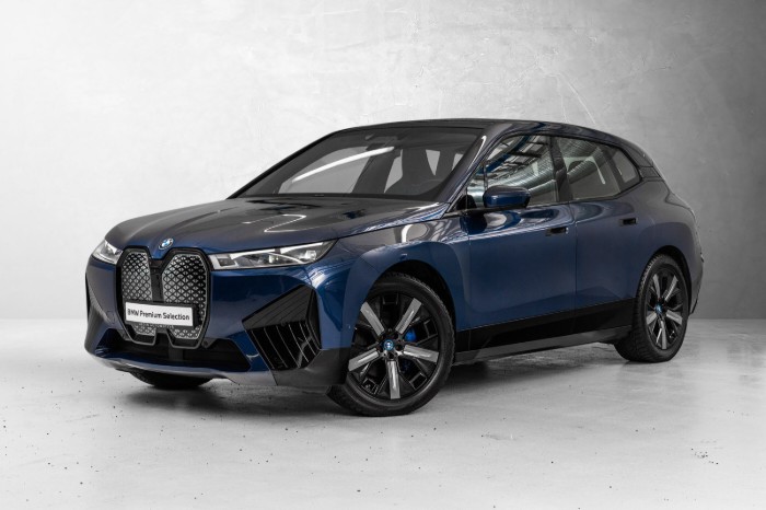 xDrive40 Fully Charged