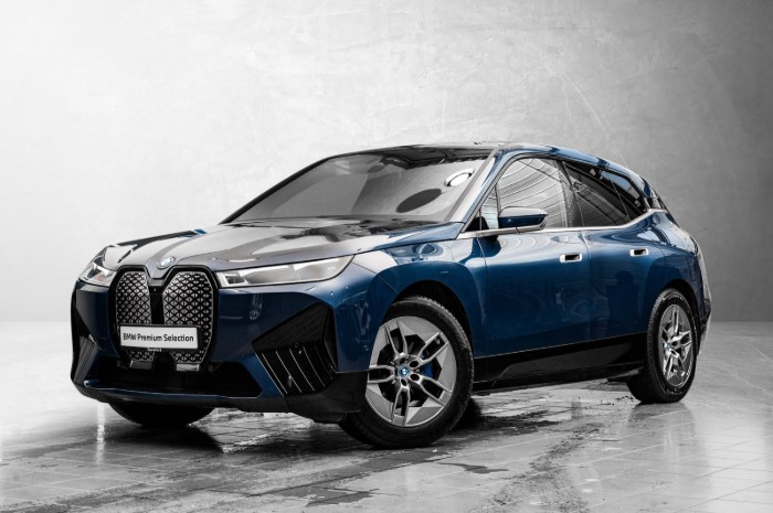 xDrive40 Fully Charged