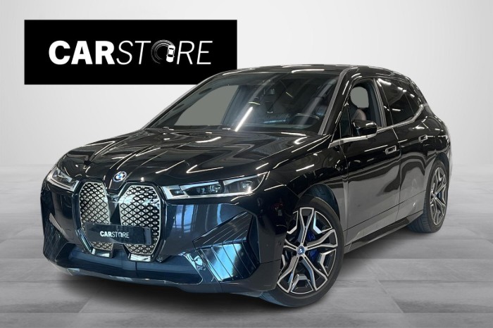 xDrive40 Sport Paketti // Bowers&Wilkins / Sky Lounge / Laser / Soft-close / Ajoavustimet /Koukku//