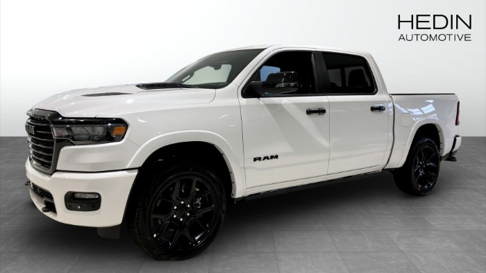 RAM 1500 LARAMIE CREW CAB