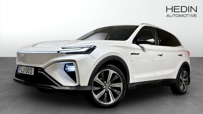 Performance AWD 360° BOSE Skinn Elstol Panorama Navi Carplay