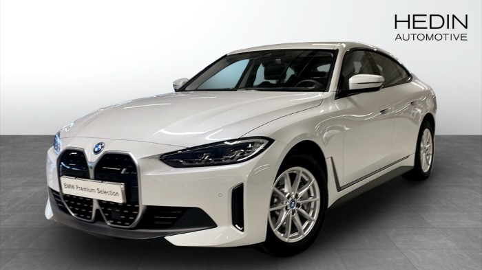 eDrive40 Model Sport Parking Assistant Plus Rattvärme