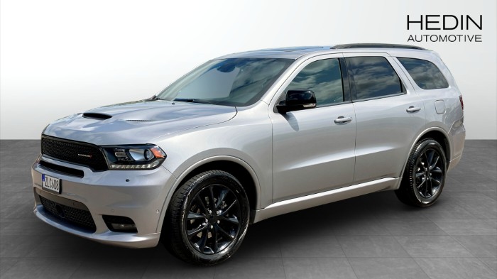 5.7 V8 HEMI AWD TorqueFlite, 364hk Black Top