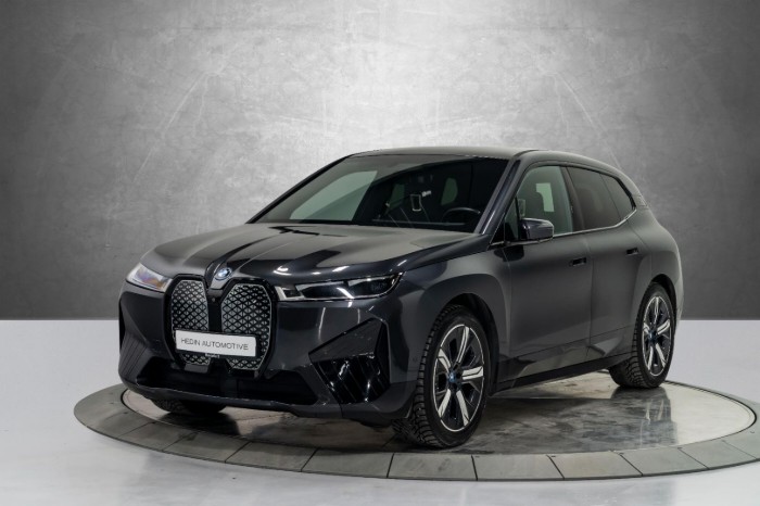 xDrive40 Fully Charged