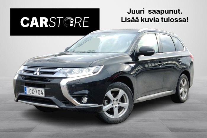 Instyle Navi 4WD 5P // Kattoluukku / 360-Kamera / Rockford / Merkkikirja / Navi / LED / Nahkasisusta