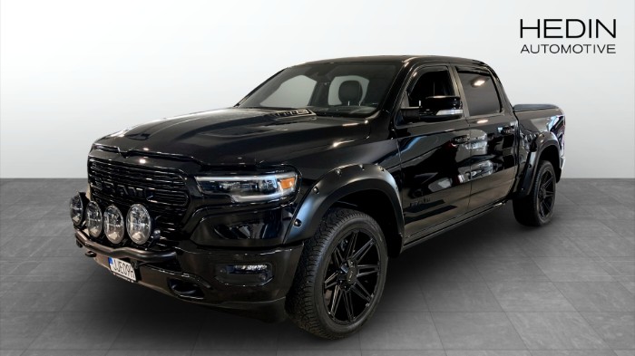 1500 Limited WT Jakt Edition V8 CREW CAB 4X4 LIMITED NIGHT EDITION