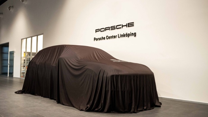 E-Hybrid Coupé -Inkommande / PPF / Leasbar / VAT