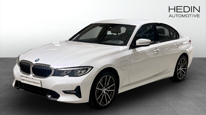 330E SEDAN Adaptiv farthållare