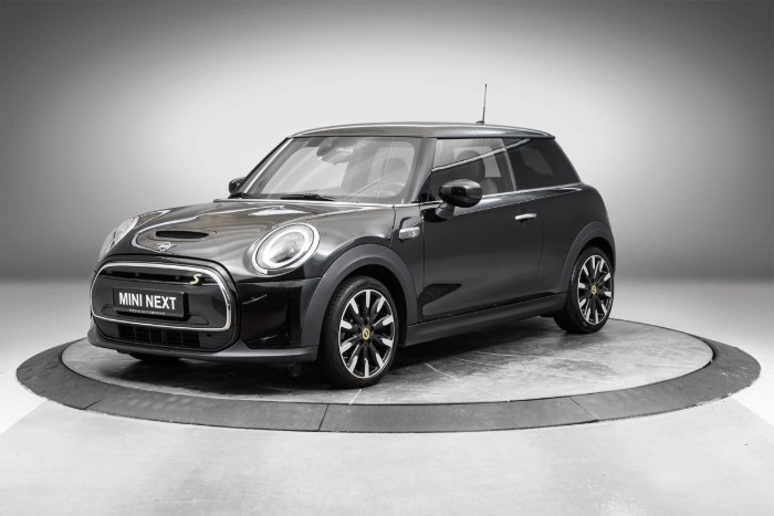 Cooper SE Essential 3-d