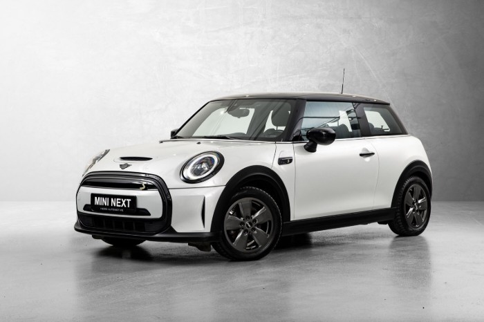 Cooper SE Essential 3-d