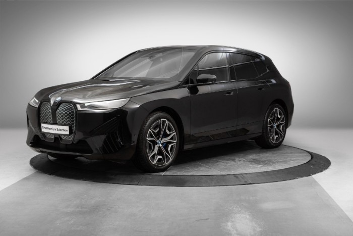 xDrive40 Fully Charged