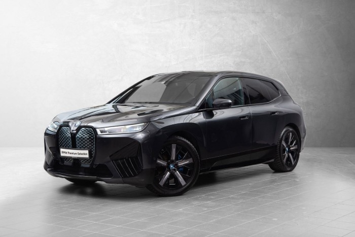 xDrive40 Fully Charged (K)