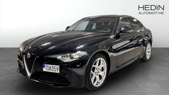 GIULIA SUPER 2.0 T4 200HK ATX RWD MY18