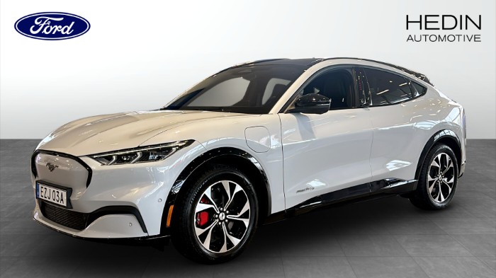 MACH-E MY23 AWD SR Standard Range AWD, 269hk
