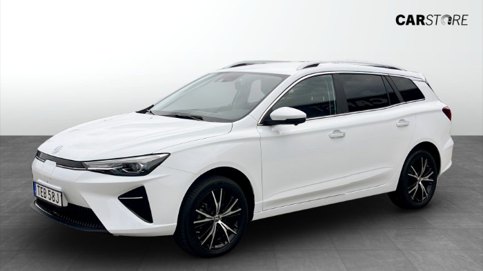 Long Range 61.1 kWh, 156hk, Luxury|360 KAMERA|NAVI|CARPLAY