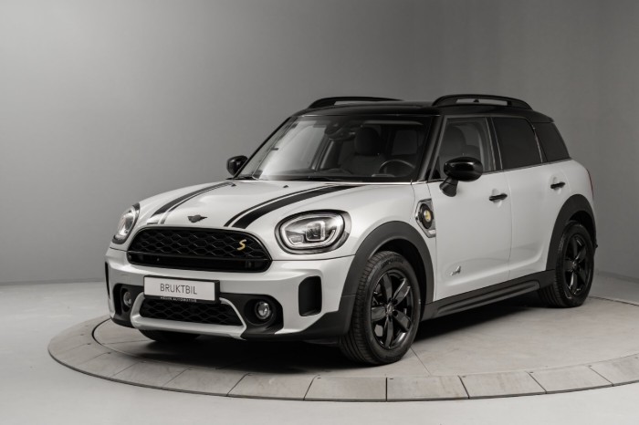 Cooper SE All4 Experience