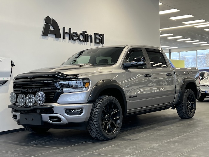 1500 Laramie