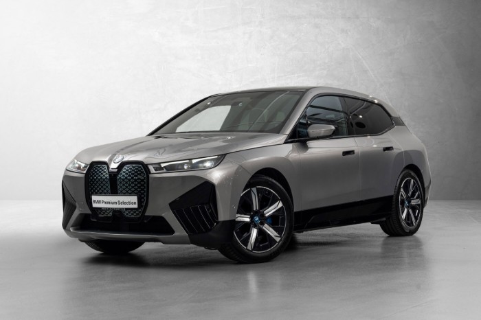 xDrive40 Fully Charged