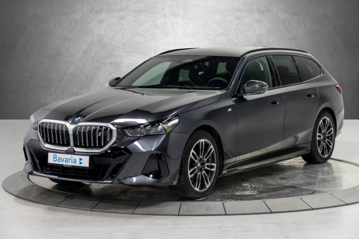 Touring xDrive40 Fully Charged Premium E (K)