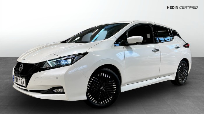 Leaf N-Connecta 39 kWh / LEASING 3495kr / 360° kamera /