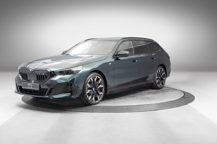 Touring xDrive40 Fully Charged Premium E (K)