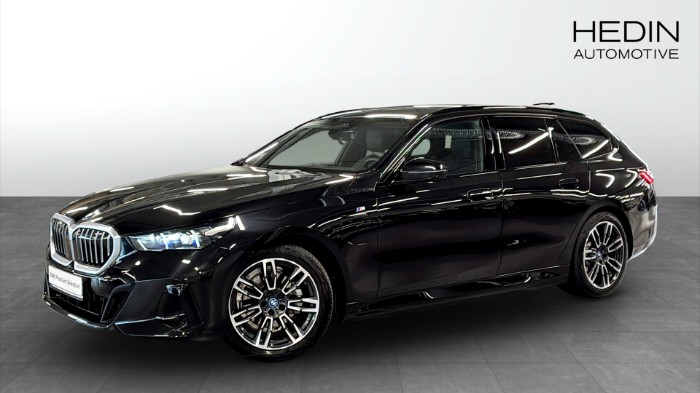 xDrive Touring M Sport Business Launch Edt Innovation Drag