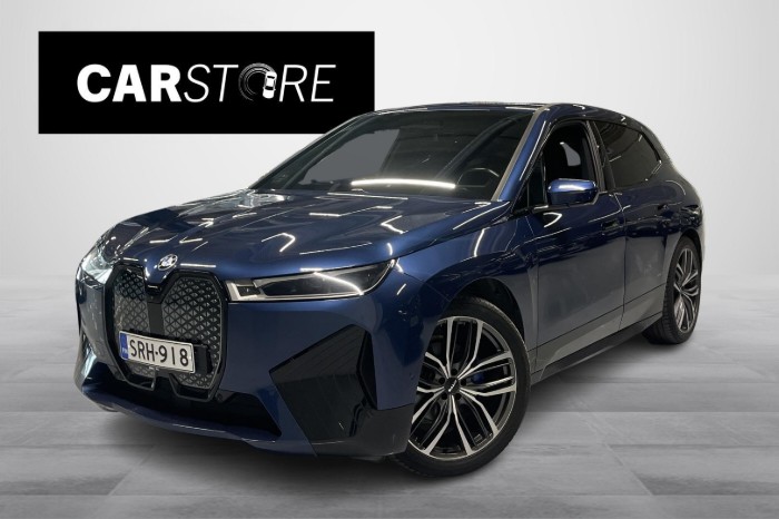 xDrive40 // Sport / Vetokoukku / DA Prof. / Laser / H&K / Comfort Access / 360°-kamera  / 2x Alut /