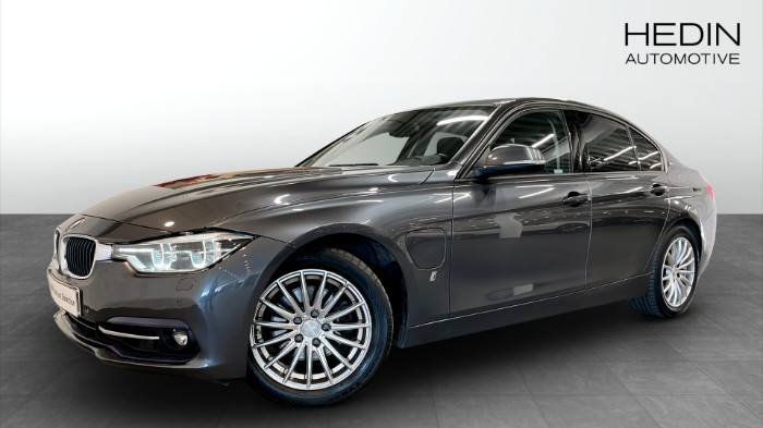 Sedan  Sport Line Navigation Hifi Tonade rutor Backkamera