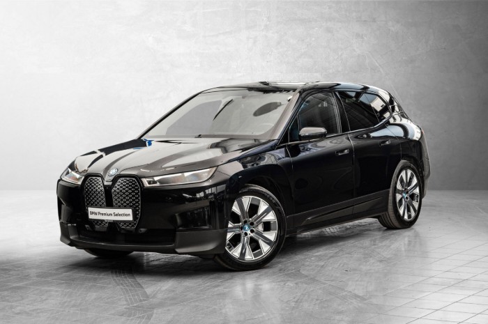 xDrive40 Fully Charged