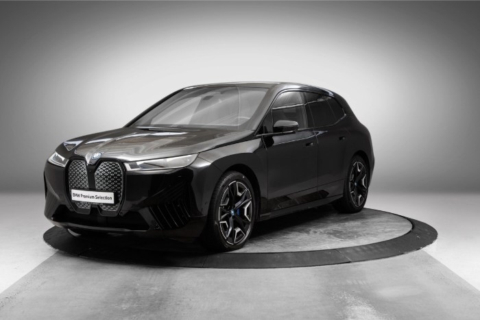 xDrive40 Fully Charged