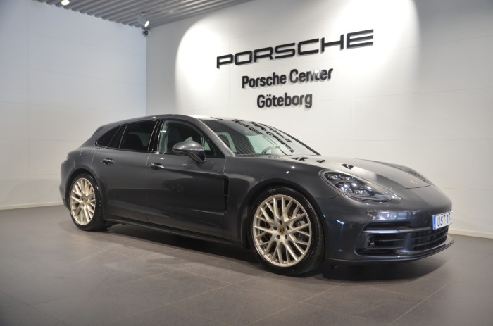 4 E-Hybrid / Porsche Wallbox ingår / 10 Years Edition