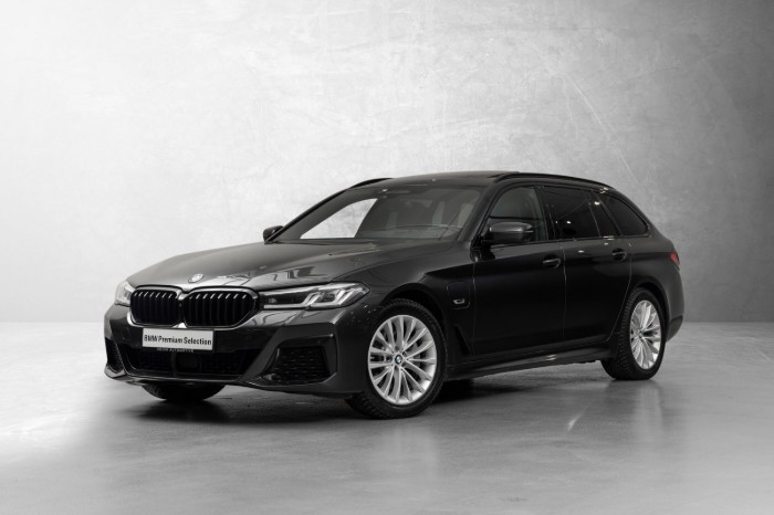 530e xDrive Touring