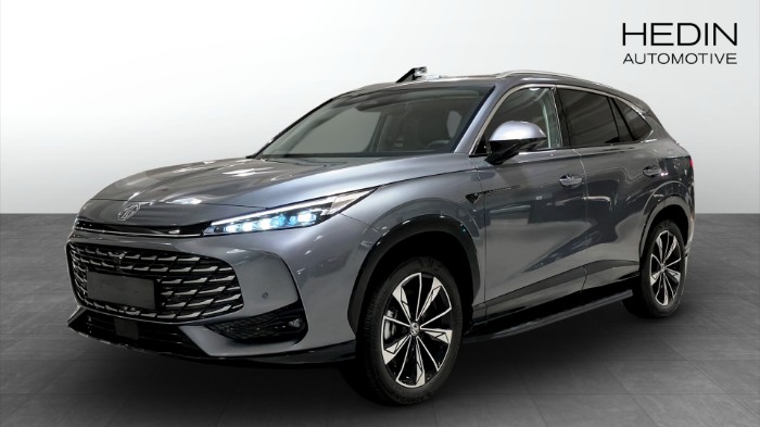 LUXURY PLUG-IN HYBRID